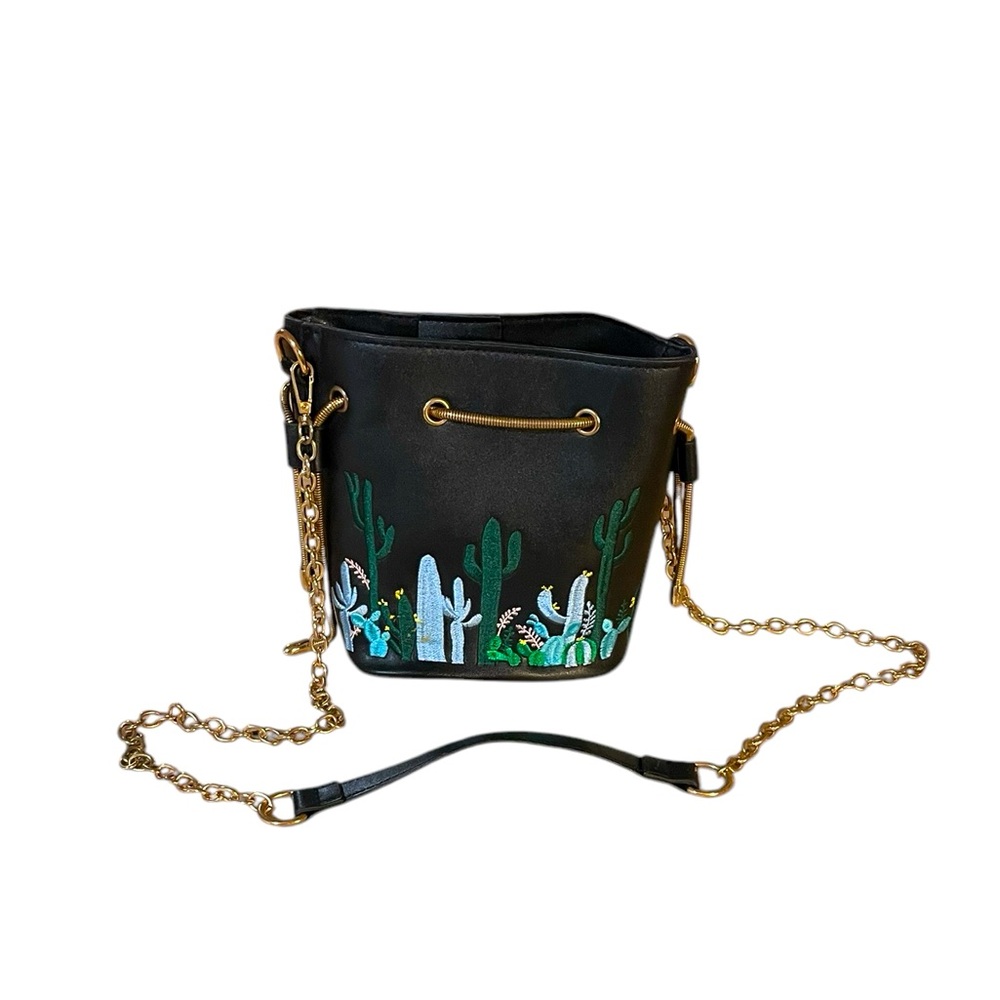 Cactus themed black purse gold tone chain snap close bucket style
